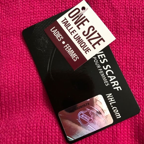 🏒Toronto Maple Leafs Scarf🏒 - Picture 2 of 4